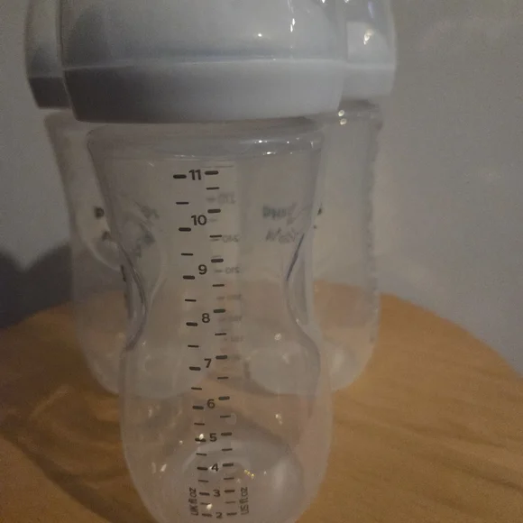 Philips Avent Natural Baby Bottles - White/Cream (3 Pack) - Picture 3 of 4